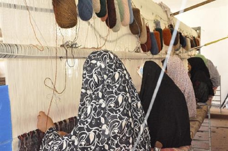 طرح خرید تضمینی فرش دستباف در مناطق محروم استان اردبیل اجرا می‌شود